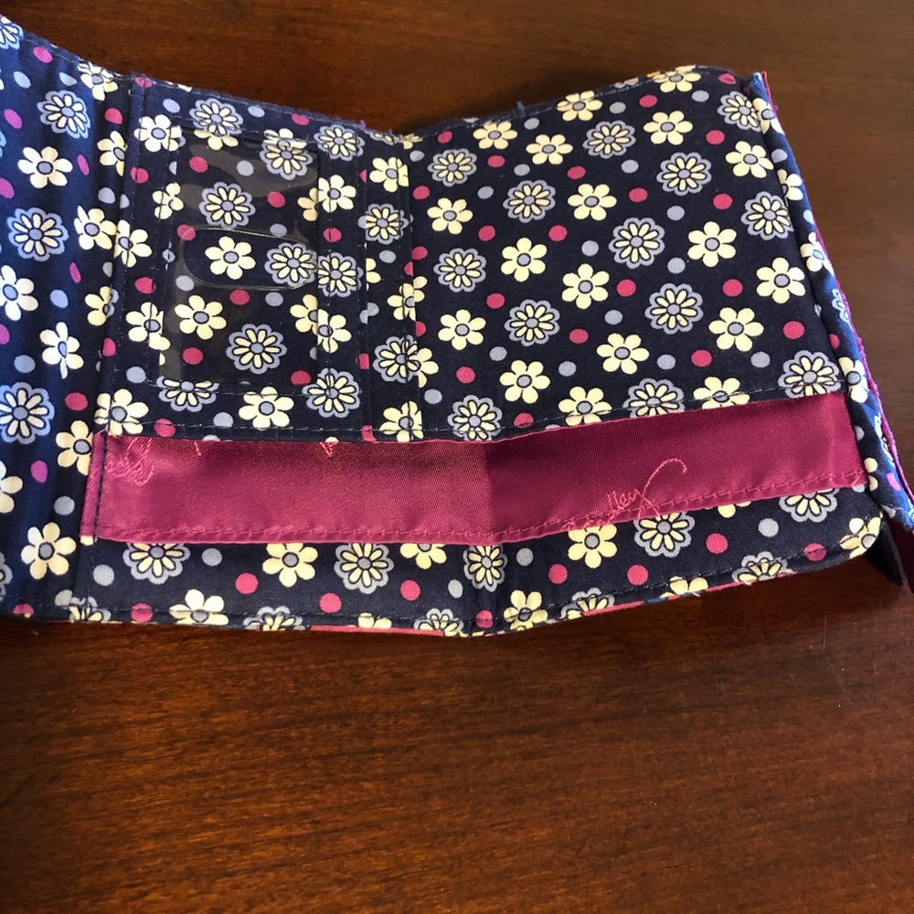 BOYSENBERRY VERA BRADLEY TRIFOLD WALLET NWOT - Picture 6 of 8